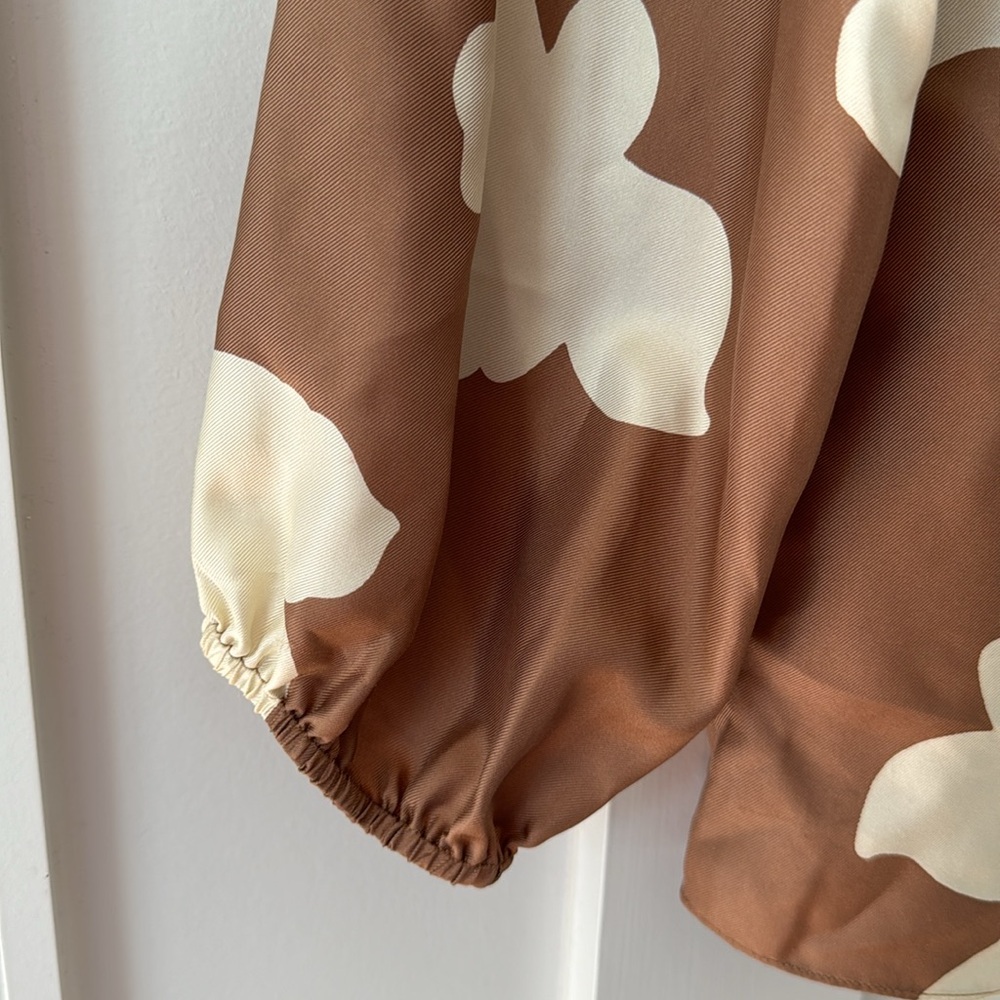 Theory: Petal Silk Puff Sleeve Blouse. Size M, Bright Camel - Picture 11 of 16
